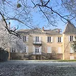 Domaine De Montclair Couette-café